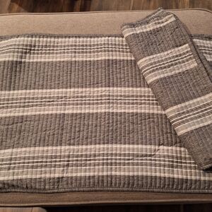 Orchard road pillow shams set queen